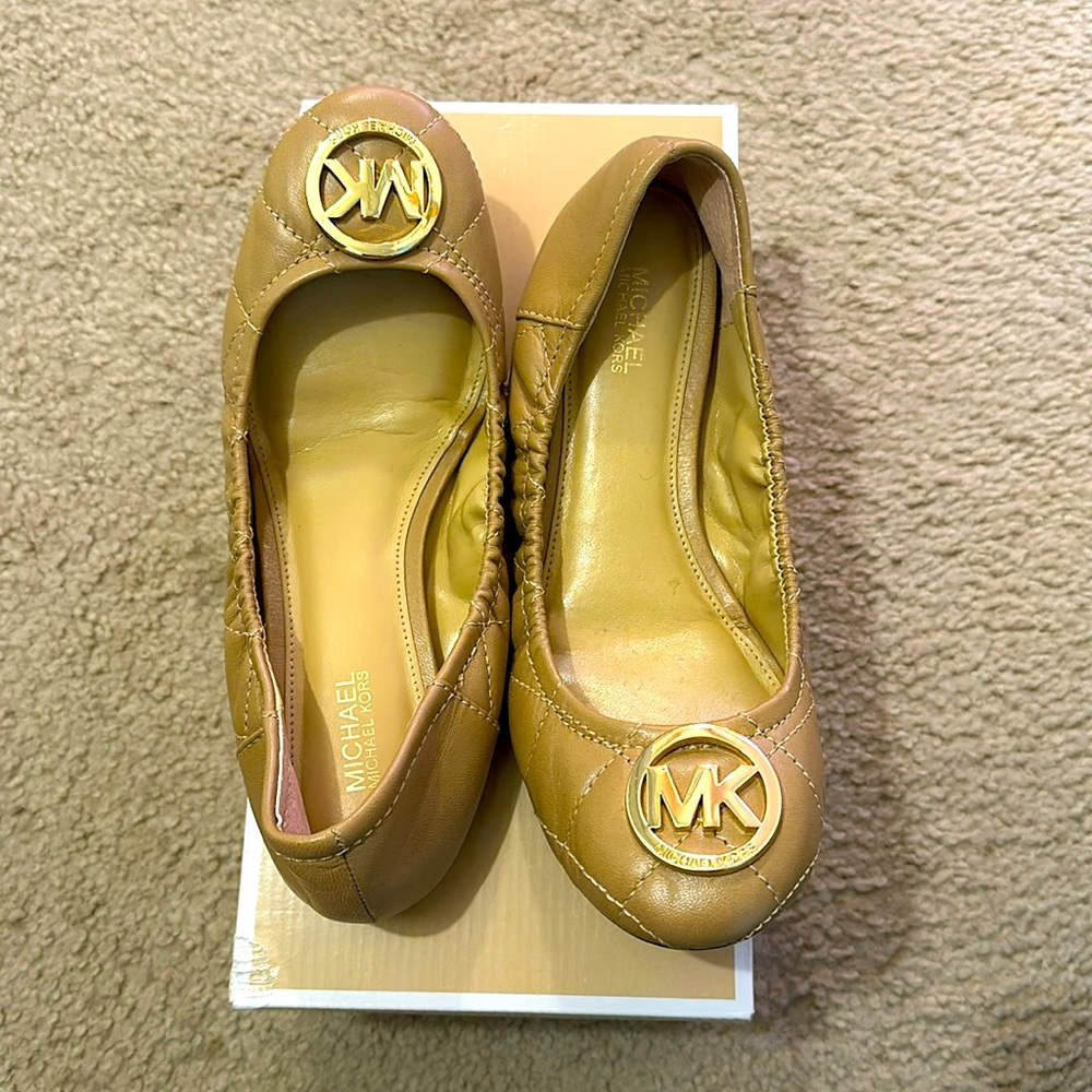 NWT Michael Kors ballet flats